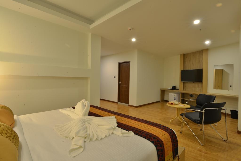 Serene Valley Hotel Yangon Exterior photo